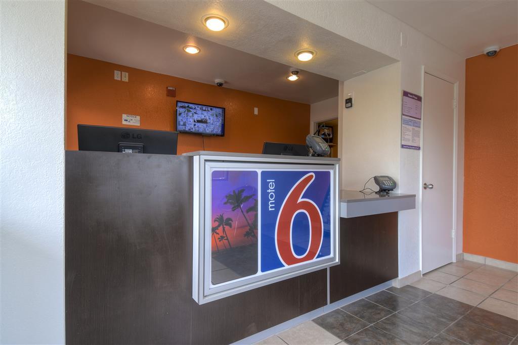 Motel 6-Baldwin Park, Ca - Los Angeles 로고 사진